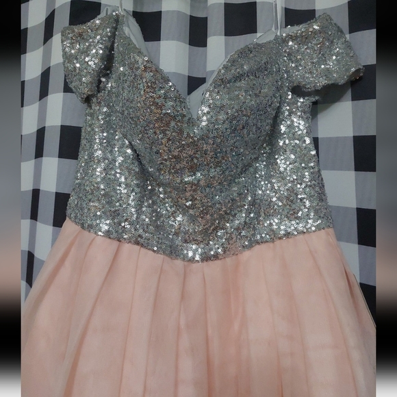 Homecoming formal dress size 15/16 - Picture 4 of 7